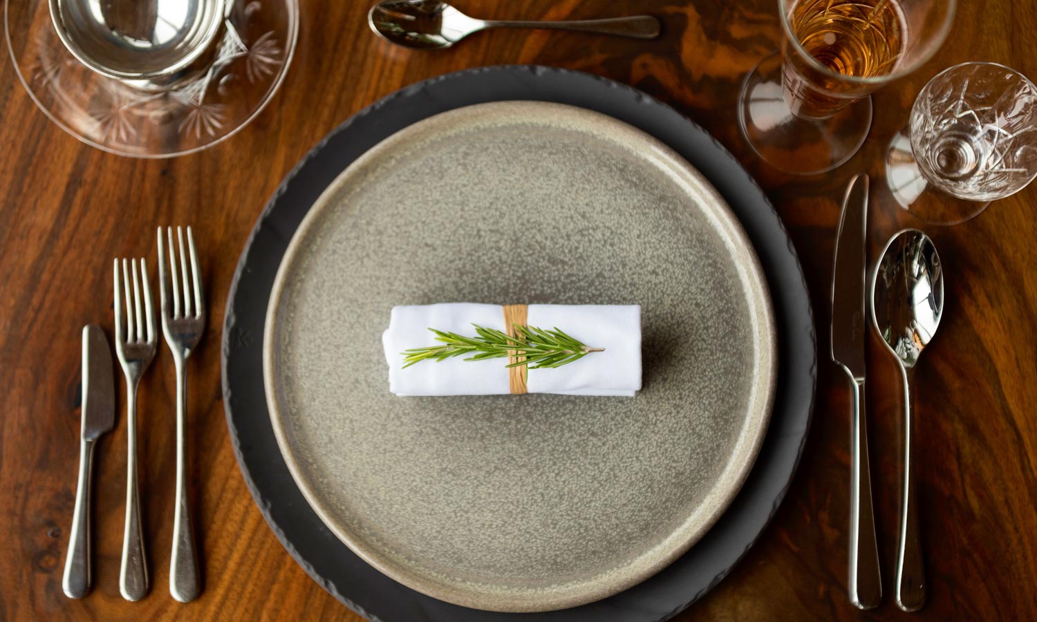 Modern Natural Place Setting